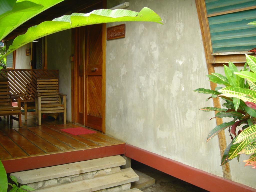 Whistling Bird Hotel Negril Exterior photo